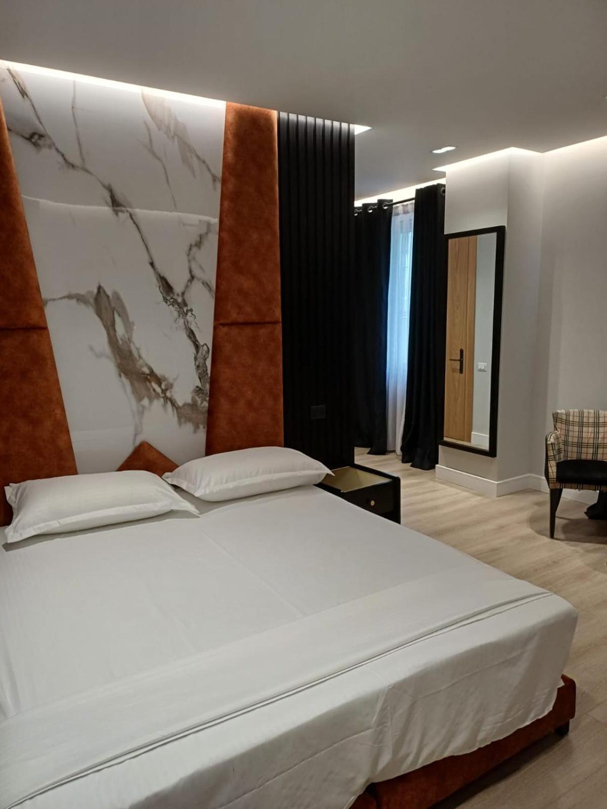 Oxygen Boutique Hotel Tirana Exterior foto